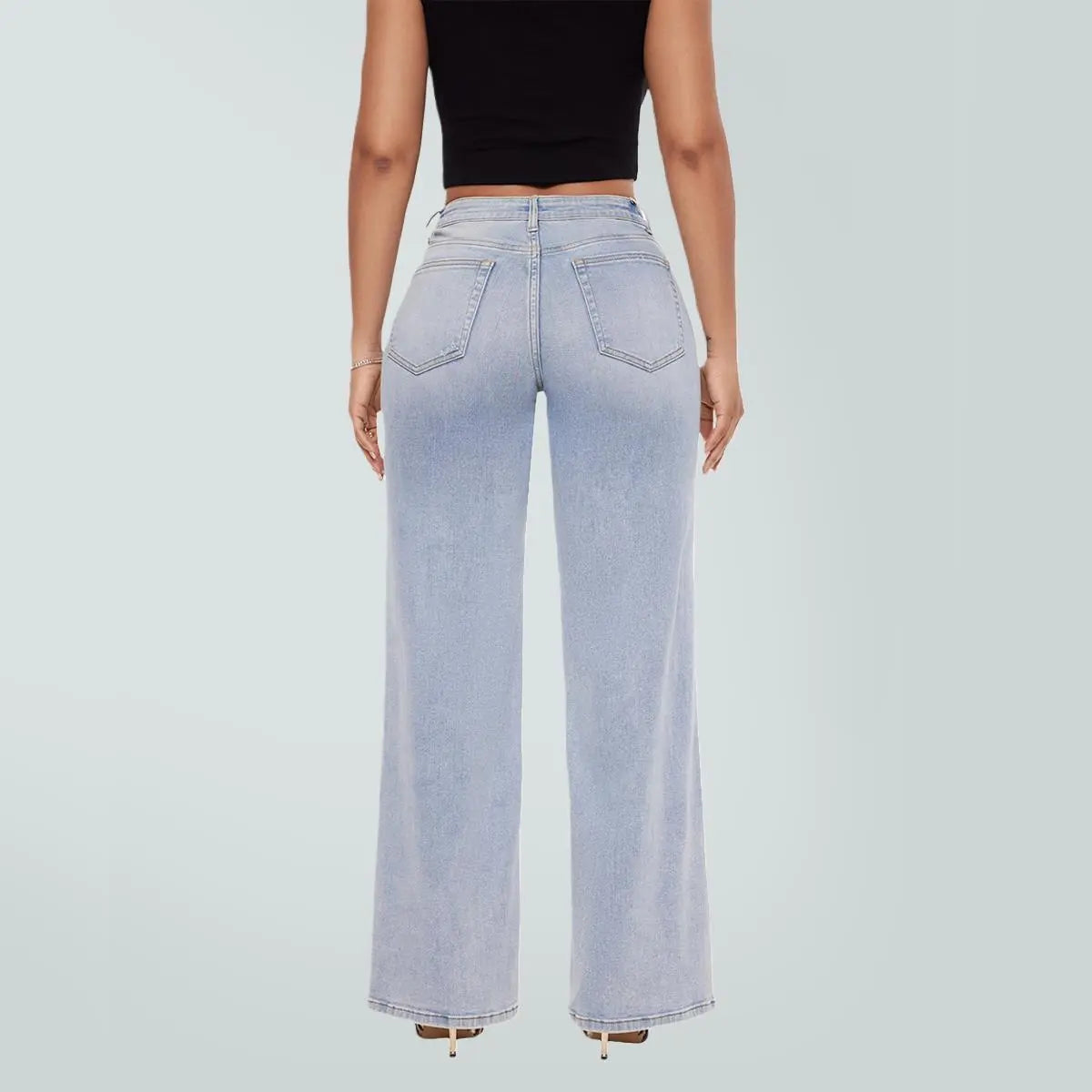 Mid-to-low waist loose--fitting jeans, BBL, spring fashion everyday outfit.