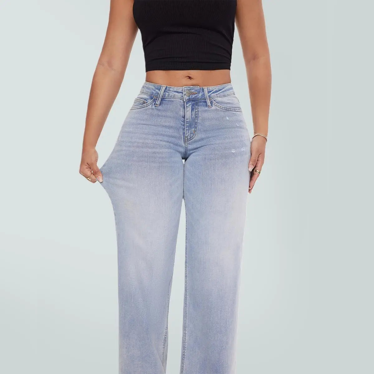 Mid-to-low waist loose--fitting jeans, BBL, spring fashion everyday outfit.
