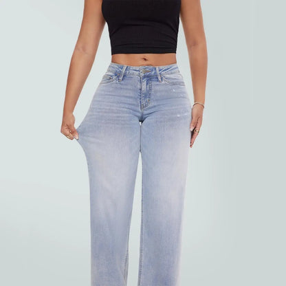 Mid-to-low waist loose--fitting jeans, BBL, spring fashion everyday outfit.